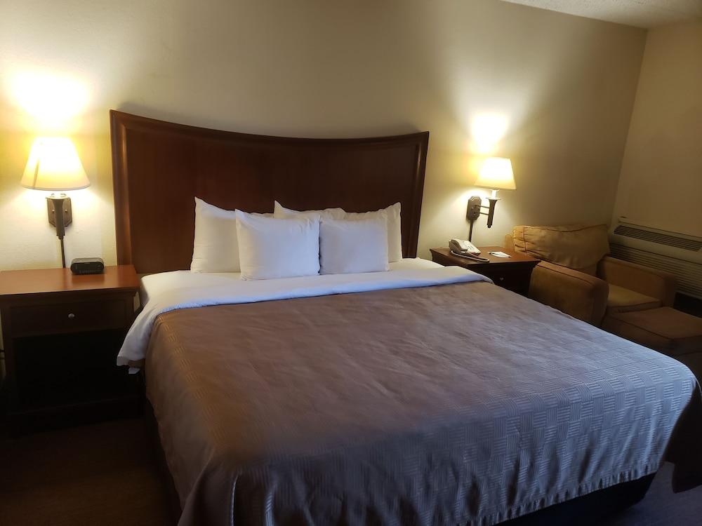 Tulsa Square Hotel Central, I-44 By Oyo Экстерьер фото