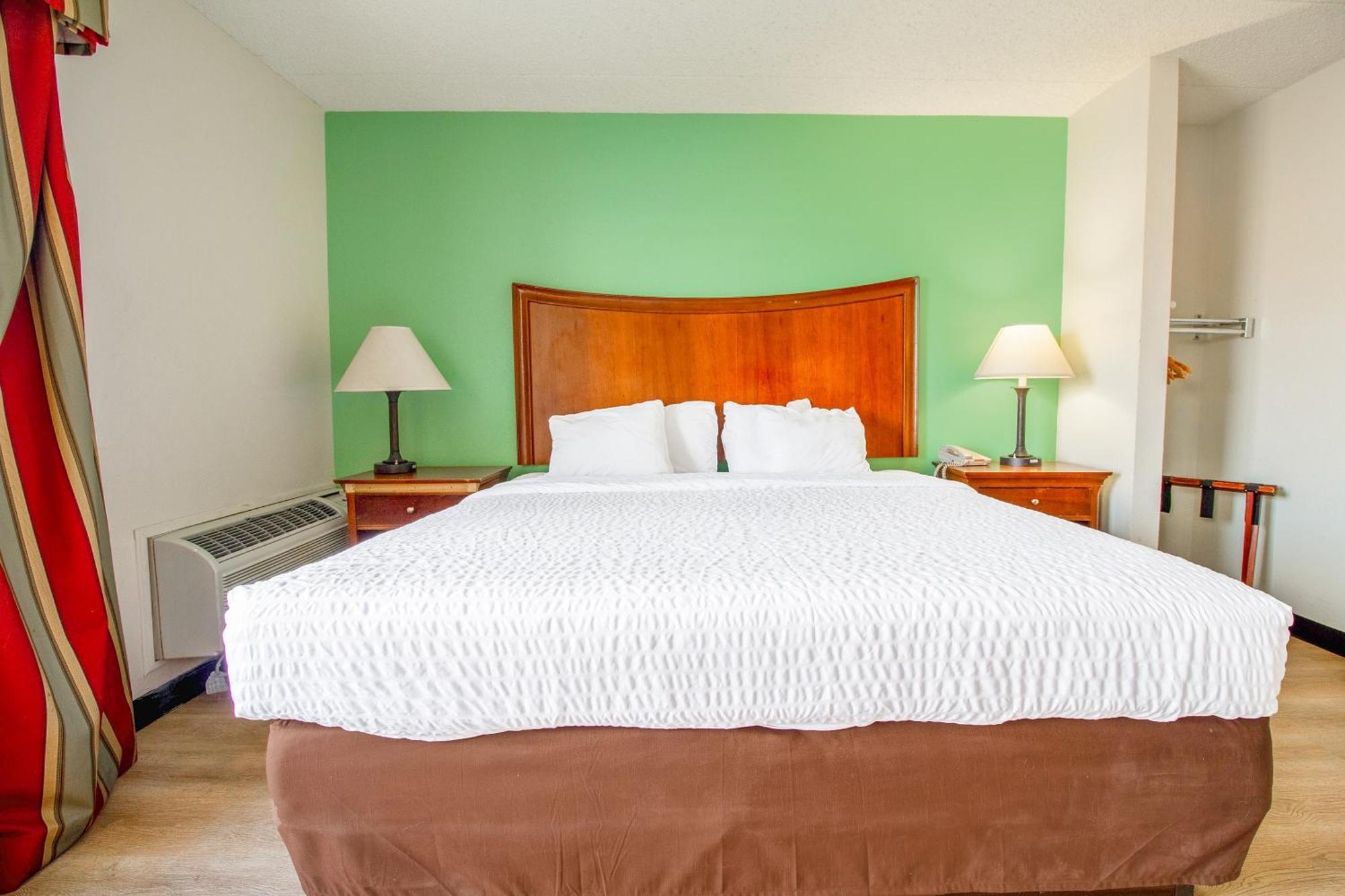 Tulsa Square Hotel Central, I-44 By Oyo Экстерьер фото