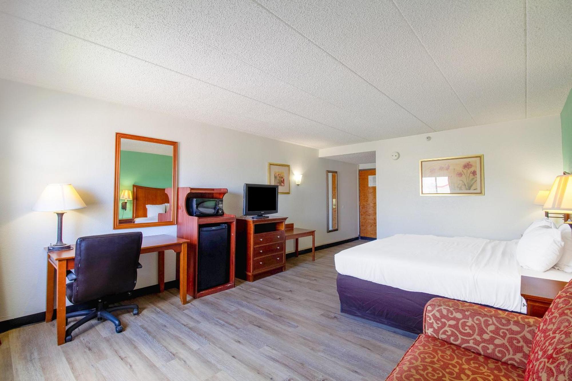 Tulsa Square Hotel Central, I-44 By Oyo Экстерьер фото